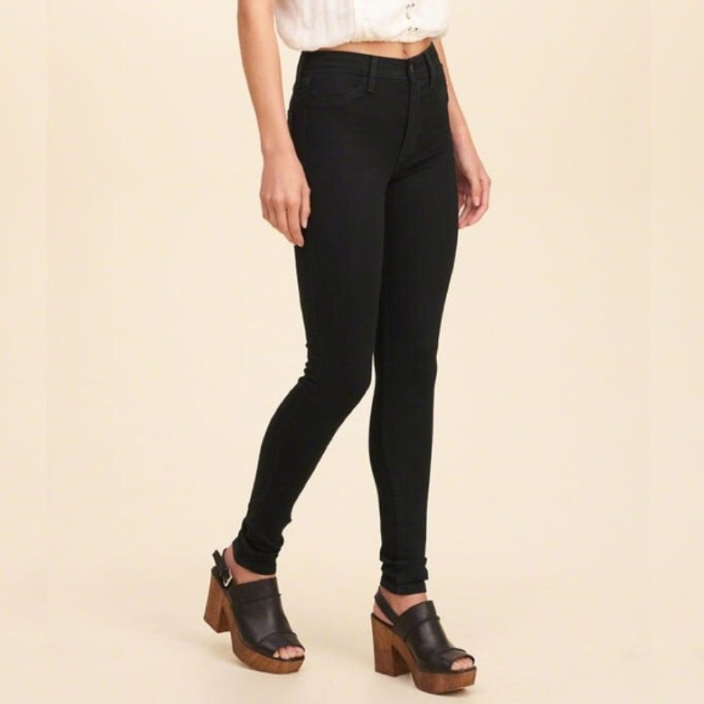 HOLLISTER black low rise super skinny jeans